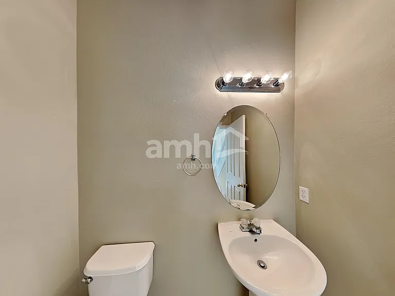 12110 Fern Haven Ave — Photo 8