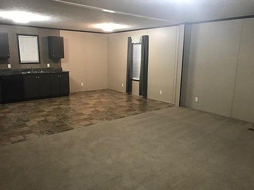 2nd image of 1904 Evergreen Ln