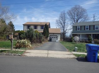 16 Morris St, Sewaren, NJ 07077