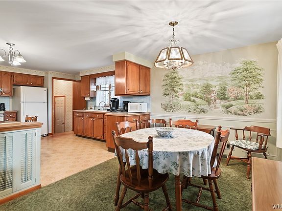 2nd image of 40 Candace Ln