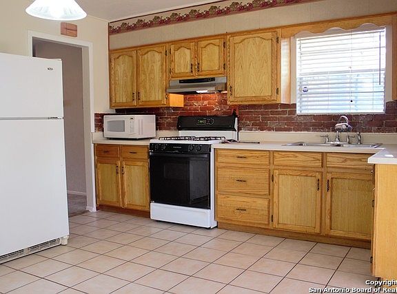 3rd image of 4906 Mary Diane Dr