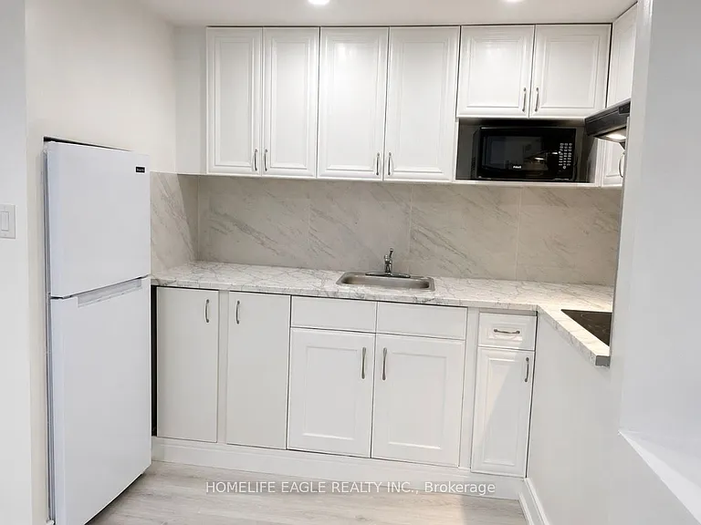 254 Andrew St #BASEMENT — Photo 7