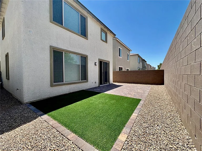 8003 Adelaide Hills St — Photo 18