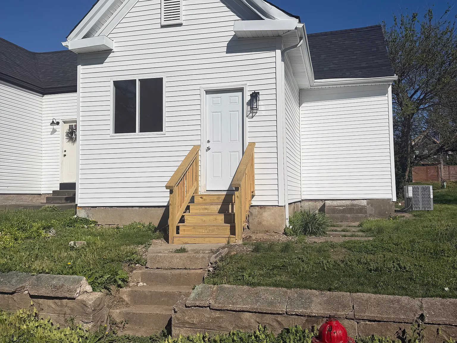 3 bed, 1190 sqft, $1,500 — Photo 1
