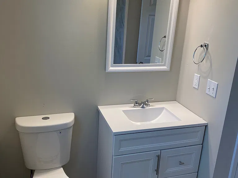 Full Size Bathroom