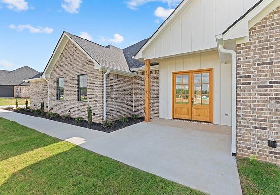 5th image of 13830 Cedar Hill Cir