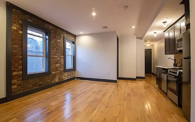 Rented by Reavis | media 17