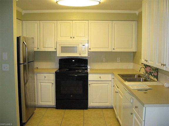 4th image of 9 Lanai Cir #9