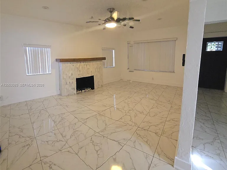 455 NE 131st St — Photo 3