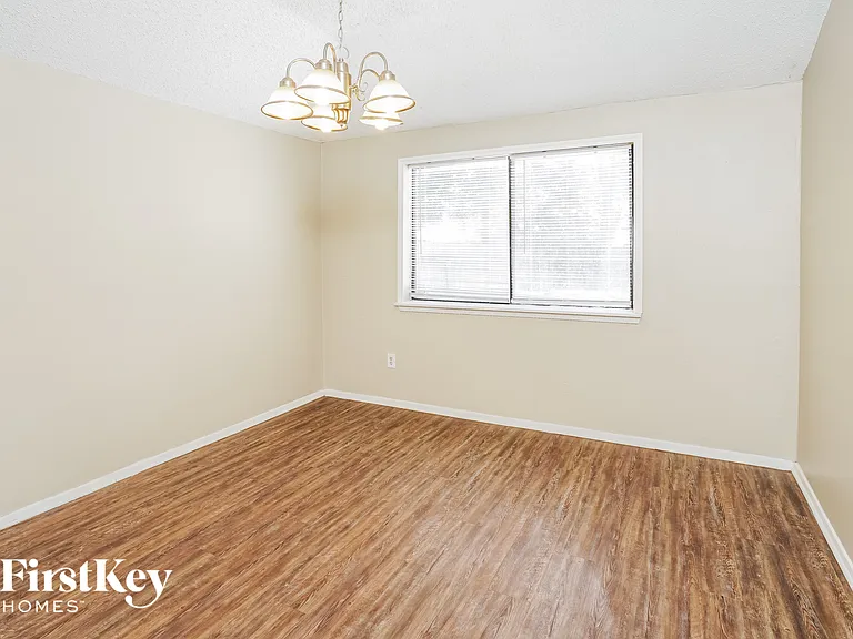 2306 Cranberry Cir — Photo 5