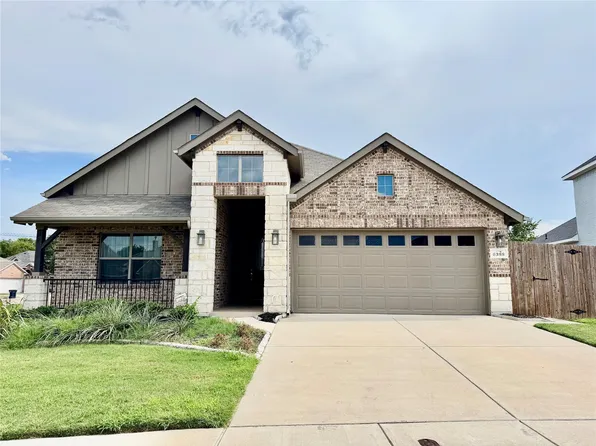 6388 Red Cliff Dr, Fort Worth, TX 76179