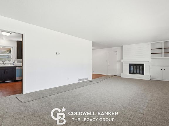 3rd image of 3631 Carmel Dr