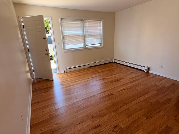 4th image of 516-520 E 39th St #1
