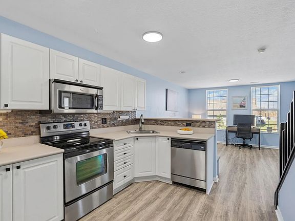 5th image of 6530 Crab Apple Dr