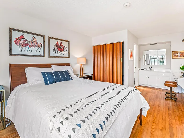 2440 Erin Pl — Photo 22