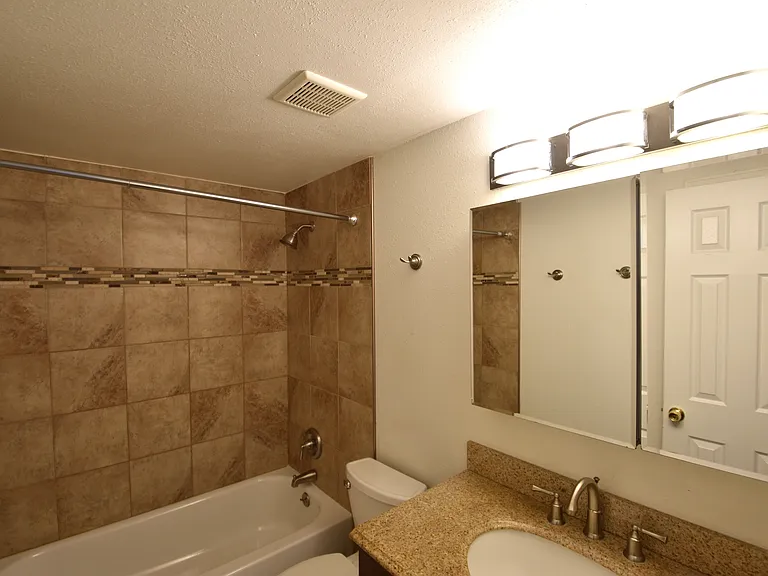 4440 Laguna Pl - Meadows Apartments — Photo 47