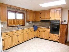 5th image of 126 Broaddus Dr