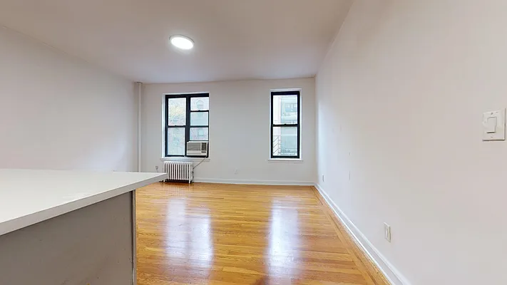 Rented by Bond New York | media 7