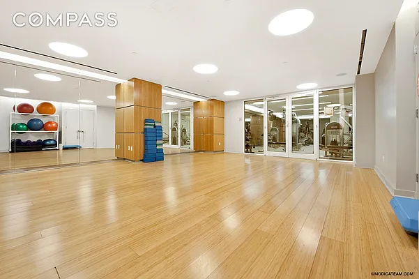 Rented by Compass | media 52