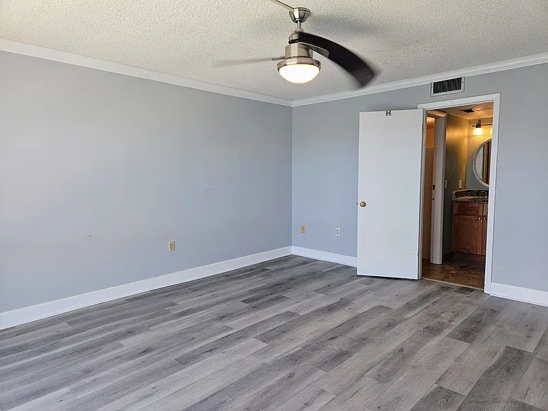 7600 Sun Island Dr S #204 — Photo 16
