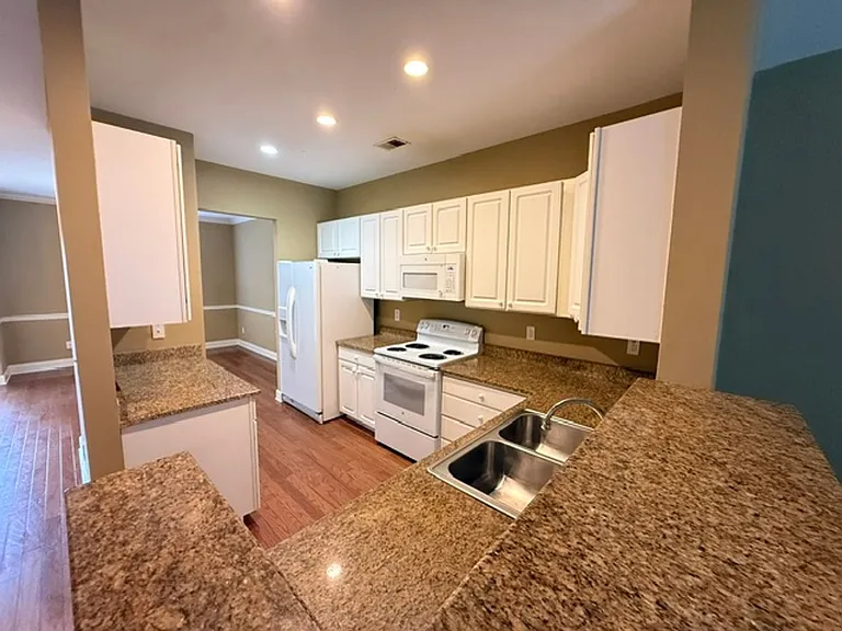 3026 Sugarberry Ln — Photo 9