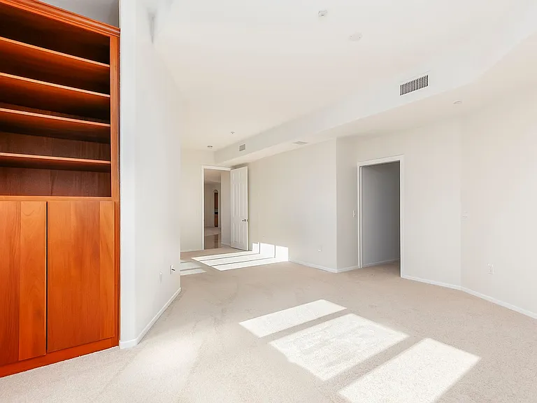 611 G St #321 — Photo 27