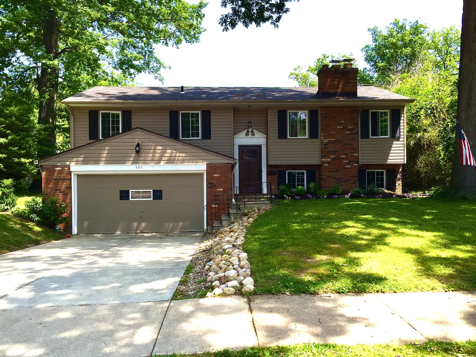 495 Juneway Dr photo 1