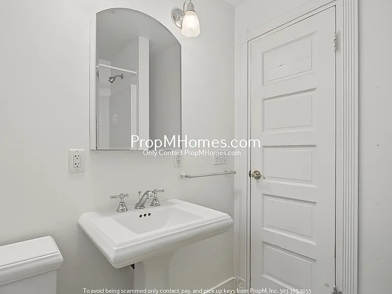 9038 NE Humboldt St — Photo 10