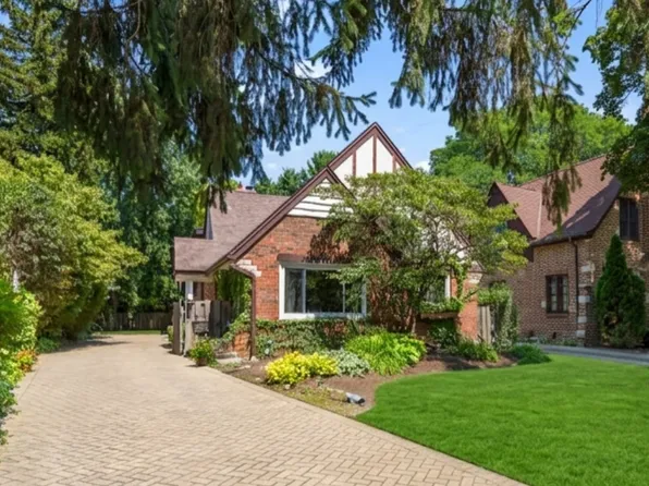 1216 E Mayfair Rd, Arlington Heights, IL 60004