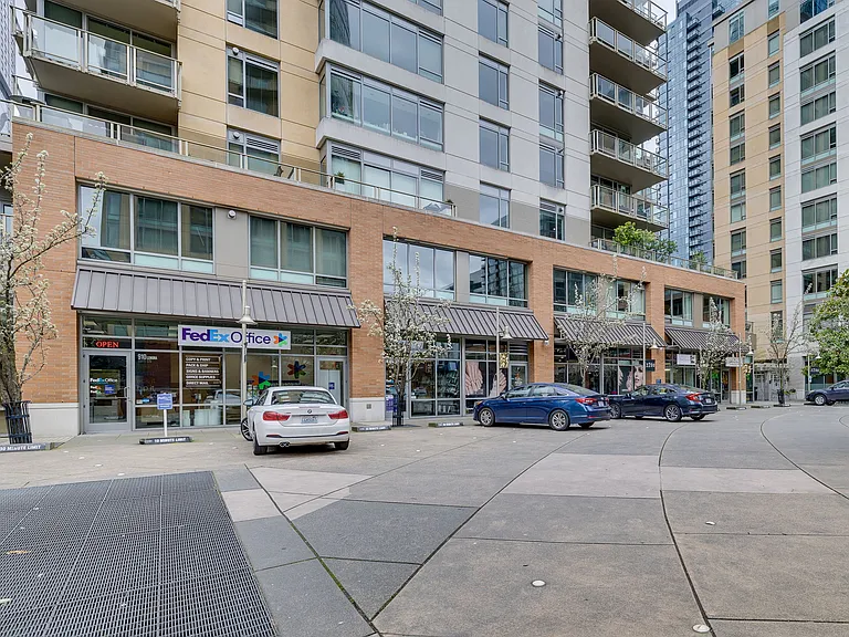 910 Lenora St #S304 — Photo 7