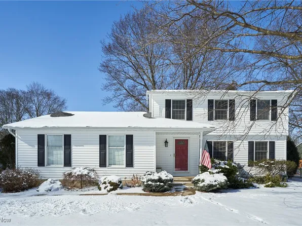 3333 Dowling Dr, Akron, OH 44333