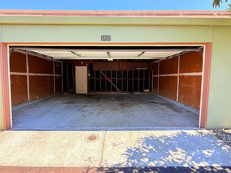 1033 Fontana Dr — Photo 29