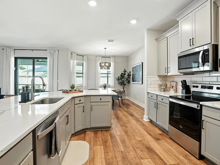 4226 SW 13th Ave — Photo 16