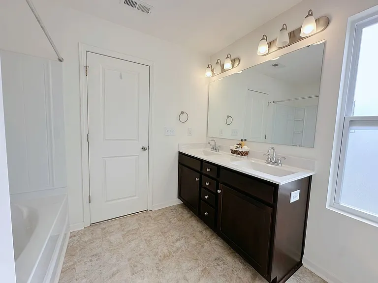 1060 Gibson Rd — Photo 21