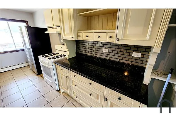 Building Photo - 1738 Longview Rd #5