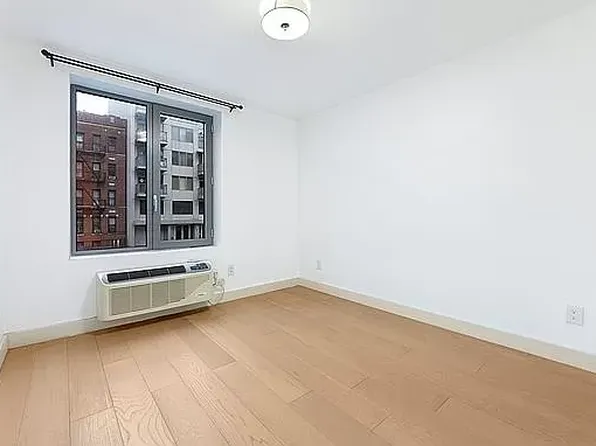 2128 Ocean Avenue image 10 of 19