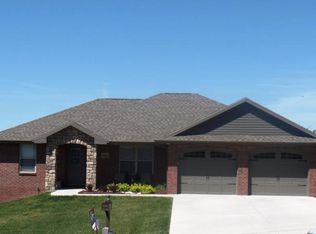 3815 Riley Ct, Jefferson City, MO 65109