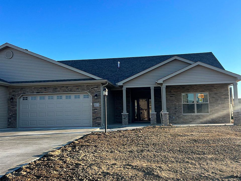 1st image of 411 Crown Hill Dr