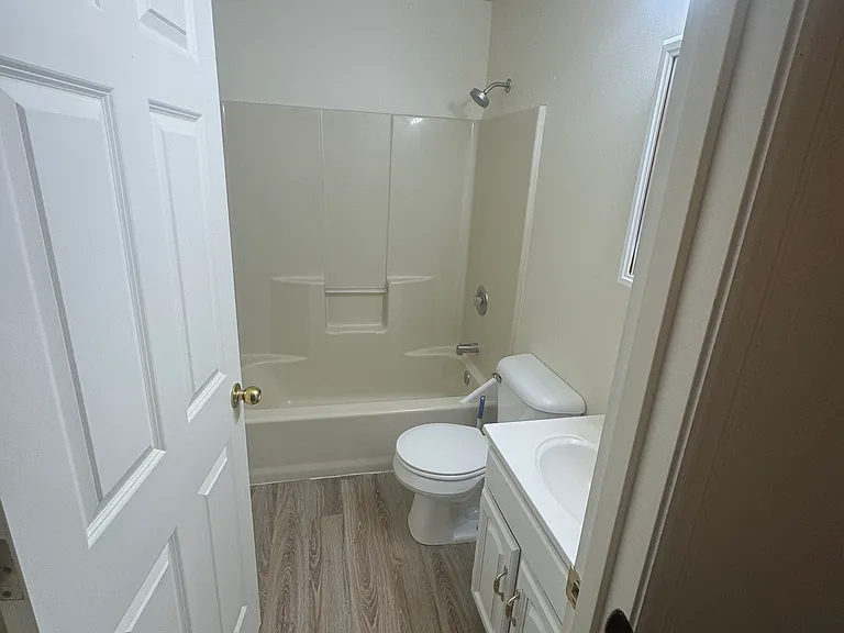 707 E 5th Ave #1 — Photo 8