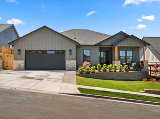 3057 Umpqua Dr, Medford, OR 97504