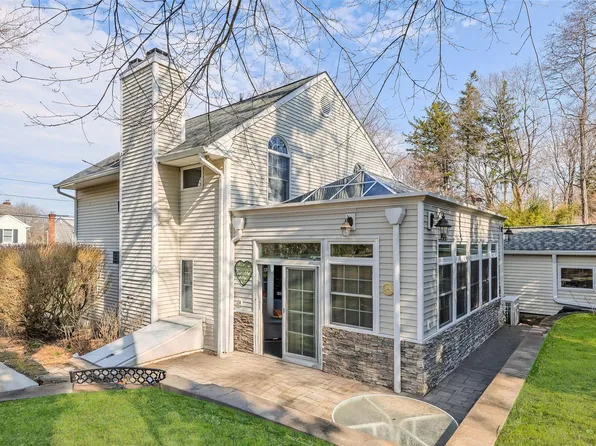 5 Elm Road, Rocky Point, NY 11778