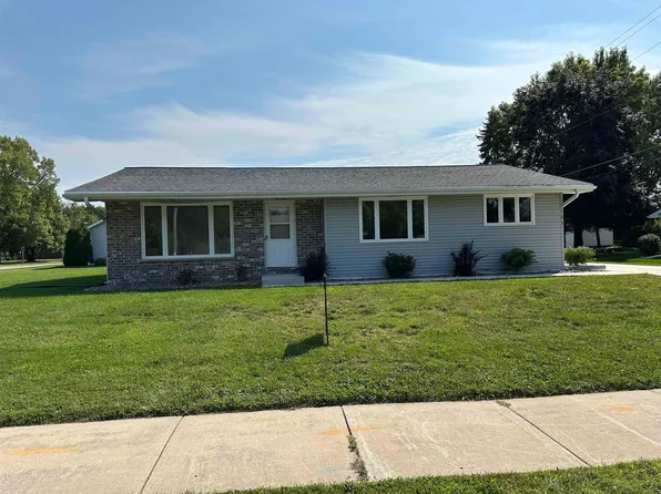 1105 Grant St, De Pere, WI 54115