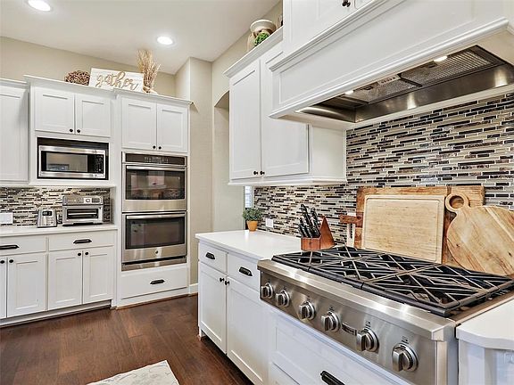 4th image of 613 Teton Dr