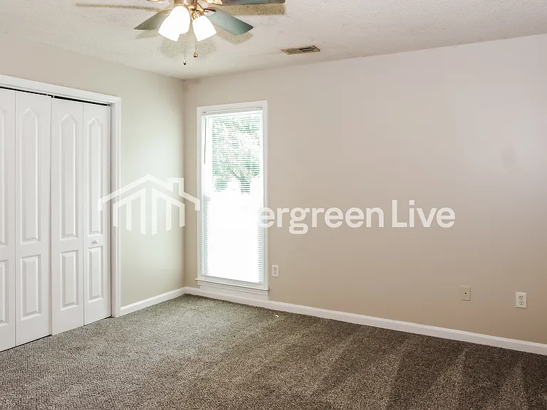 229 Cedar Creek Cir — Photo 11