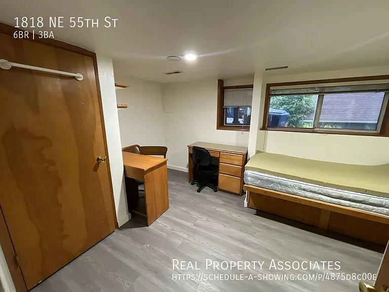 1818 NE 55th St — Photo 5