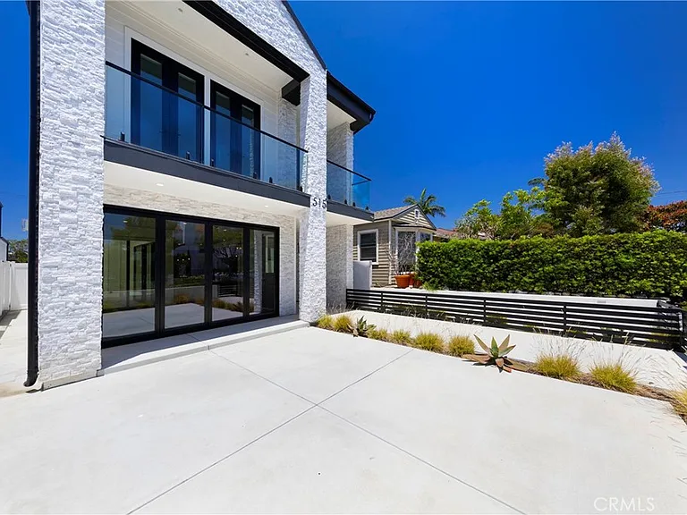 515 Jasmine Ave — Photo 3