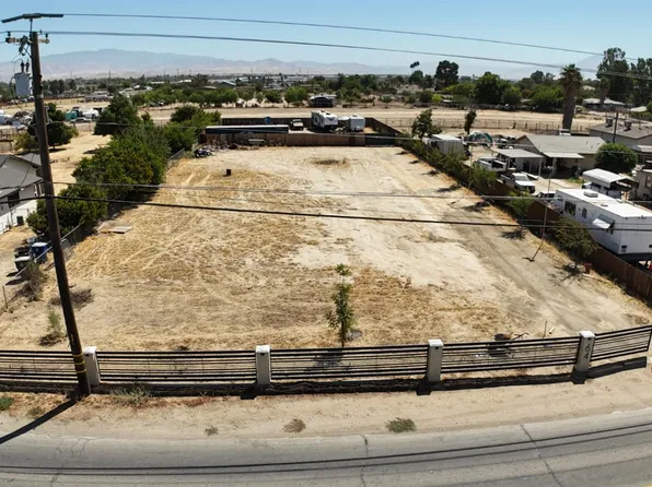 64 Sterling Rd, Bakersfield, CA 93307