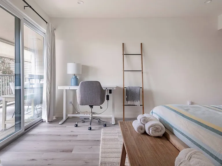 295 Sea Forest Ct — Photo 17