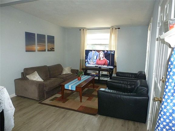 3rd image of 4820 S 86th St