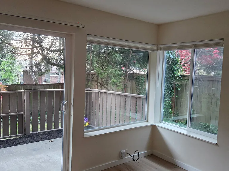 Corner House Apartments — Photo 17